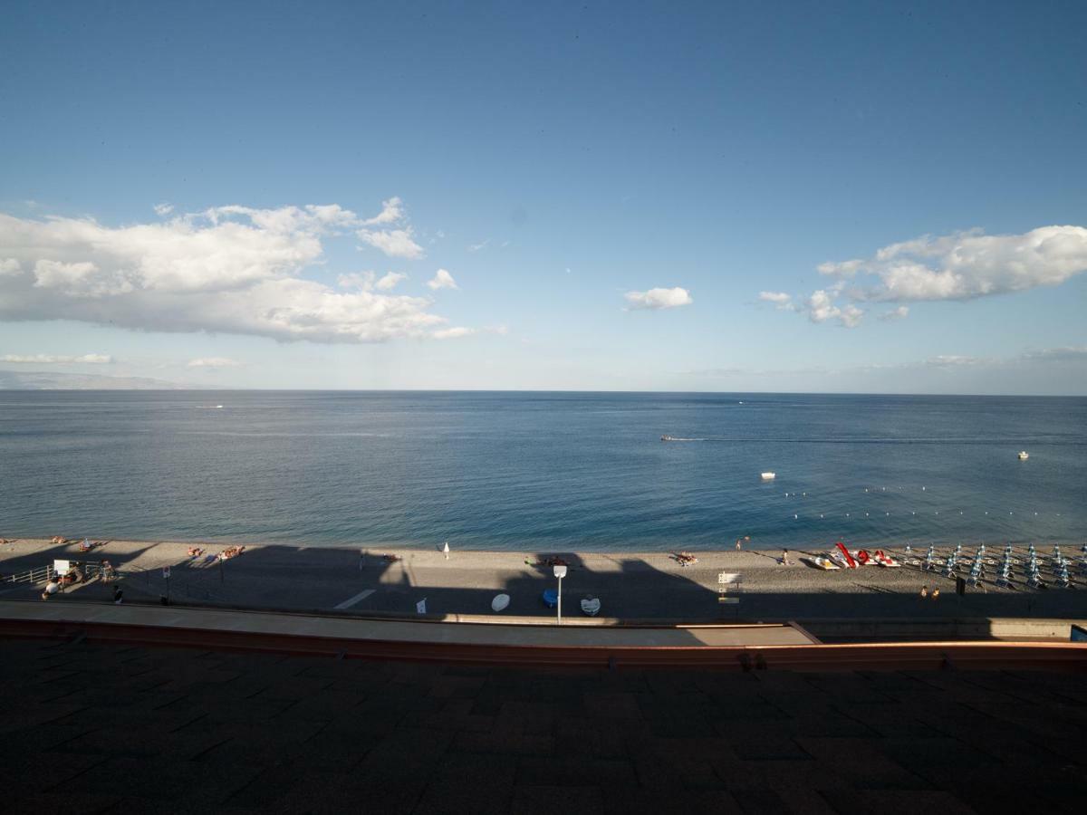 דירות סנטה תרזה די ריבה Marina Di Savoca מראה חיצוני תמונה